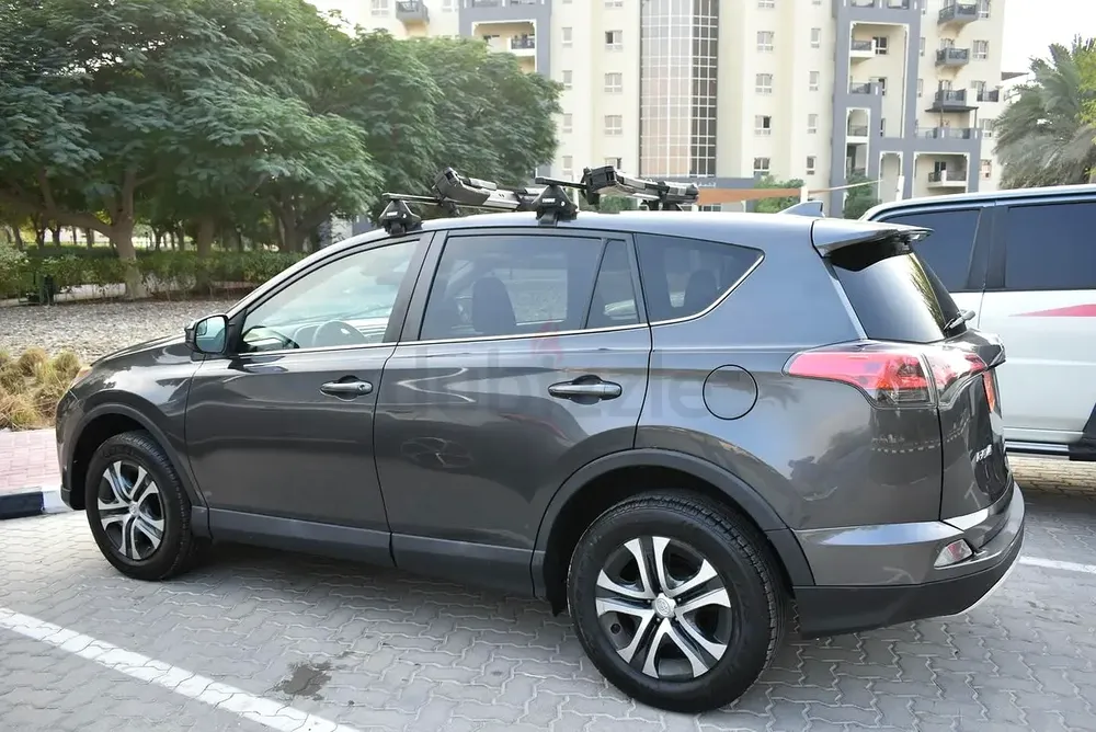 Toyota Rav 4 LE 2018, American Specs - Well Maintained - Image 12