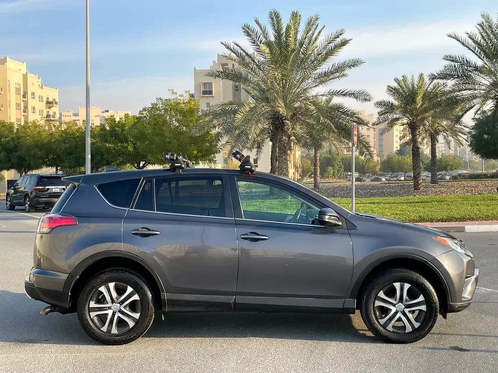 Toyota Rav 4 LE 2018, American Specs - Well Maintained - Image 13