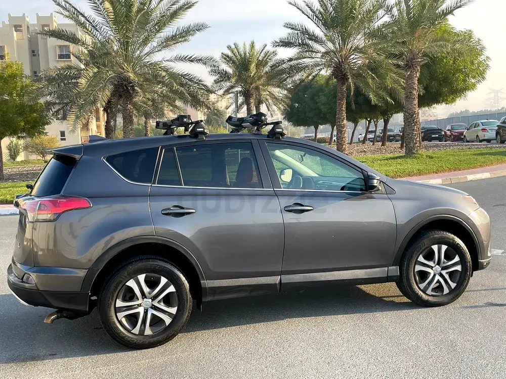 Toyota Rav 4 LE 2018, American Specs - Well Maintained - Image 5