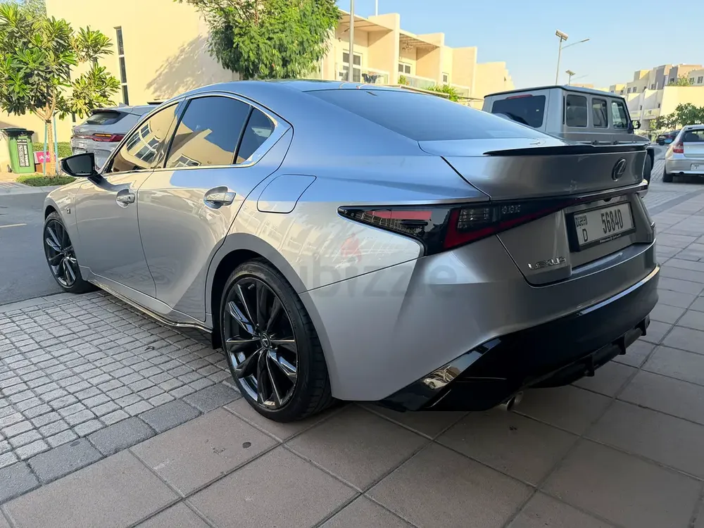 Lexus IS 350 F Sport Platinum 2022, GCC Specs - Image 4