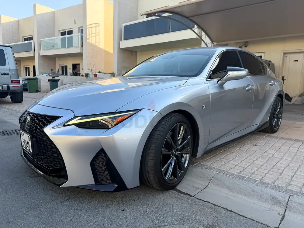 Lexus IS 350 F Sport Platinum 2022, GCC Specs - Image 5