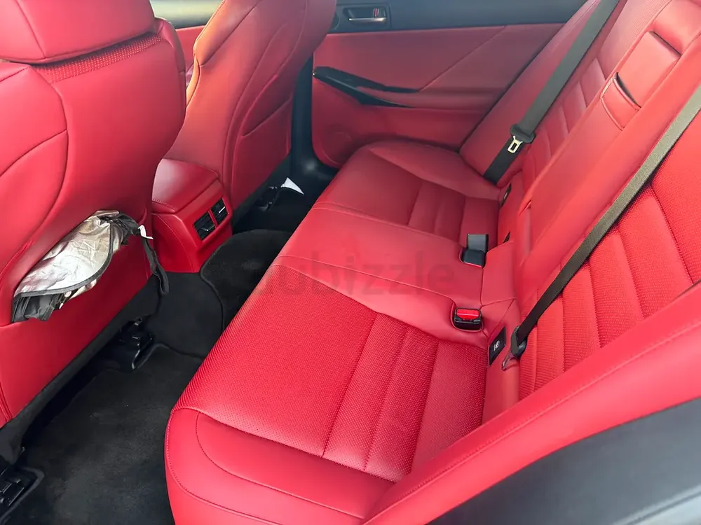 Lexus IS 350 F Sport Platinum 2022, GCC Specs - Image 7