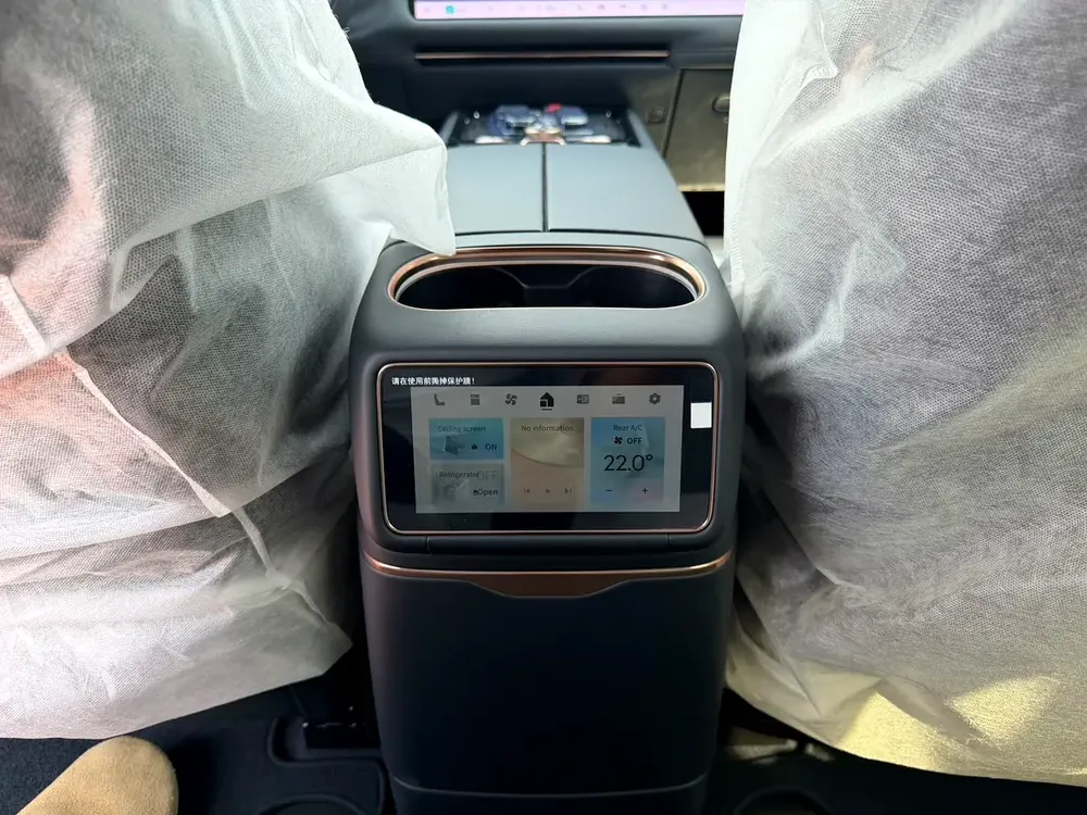 LYNK CO 900 - Image 12