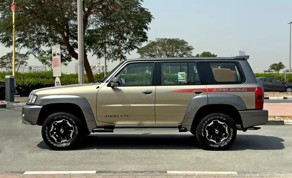 Nissan Patrol Safari Super Safari 2022 - GCC Specs - Perfect Condition - Image 4