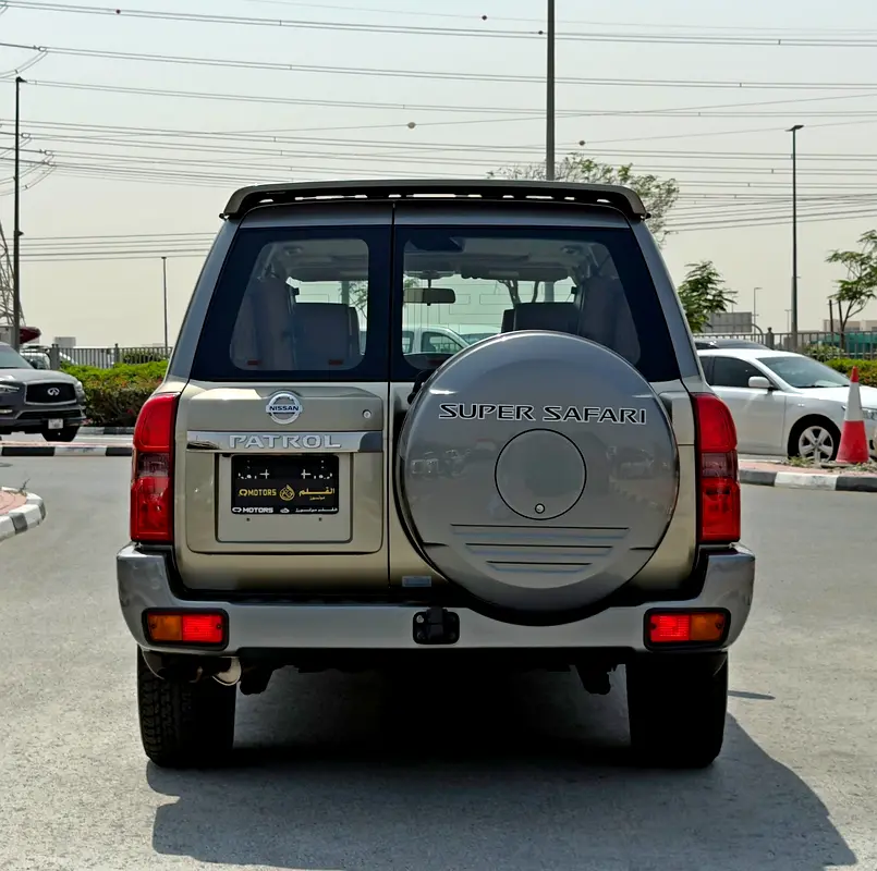 Nissan Patrol Safari Super Safari 2022 - GCC Specs - Perfect Condition - Image 6