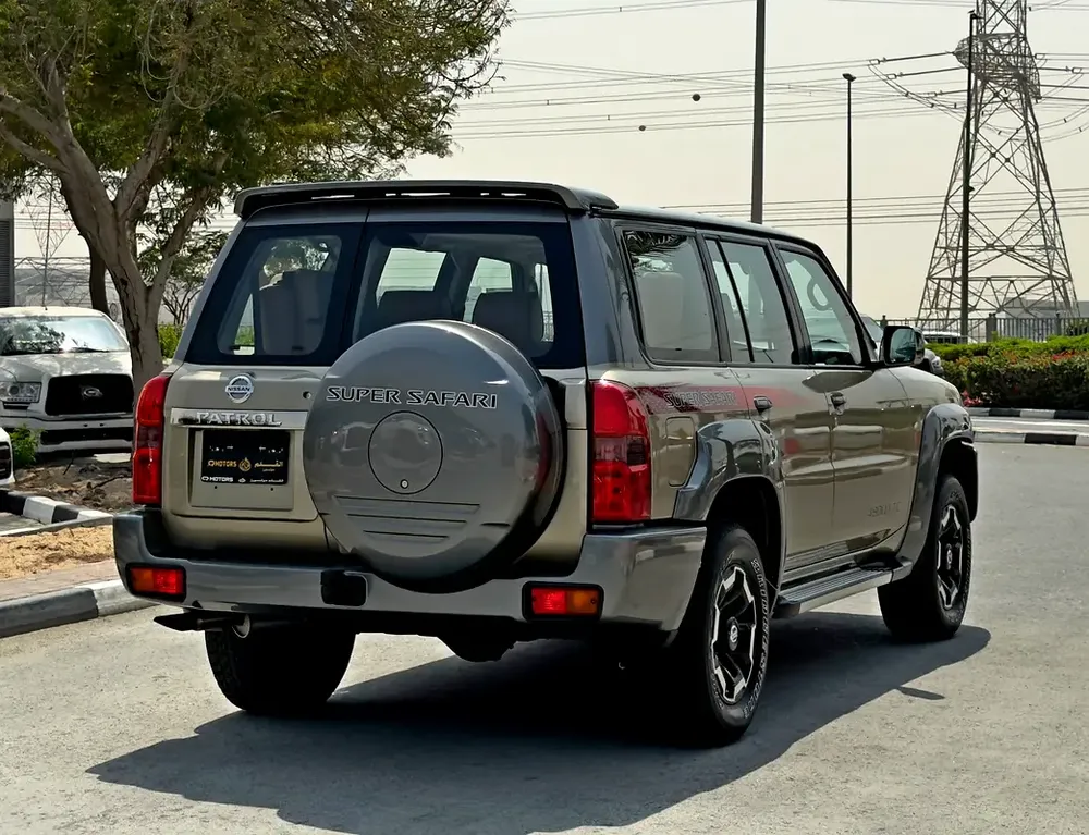 Nissan Patrol Safari Super Safari 2022 - GCC Specs - Perfect Condition - Image 7