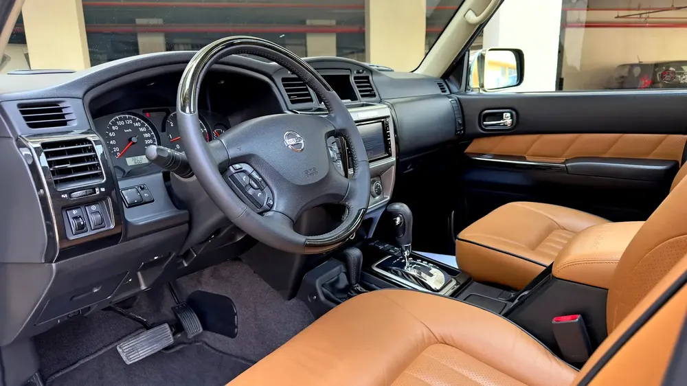 Nissan Patrol Safari Super Safari 2022 - GCC Specs - Perfect Condition - Image 8