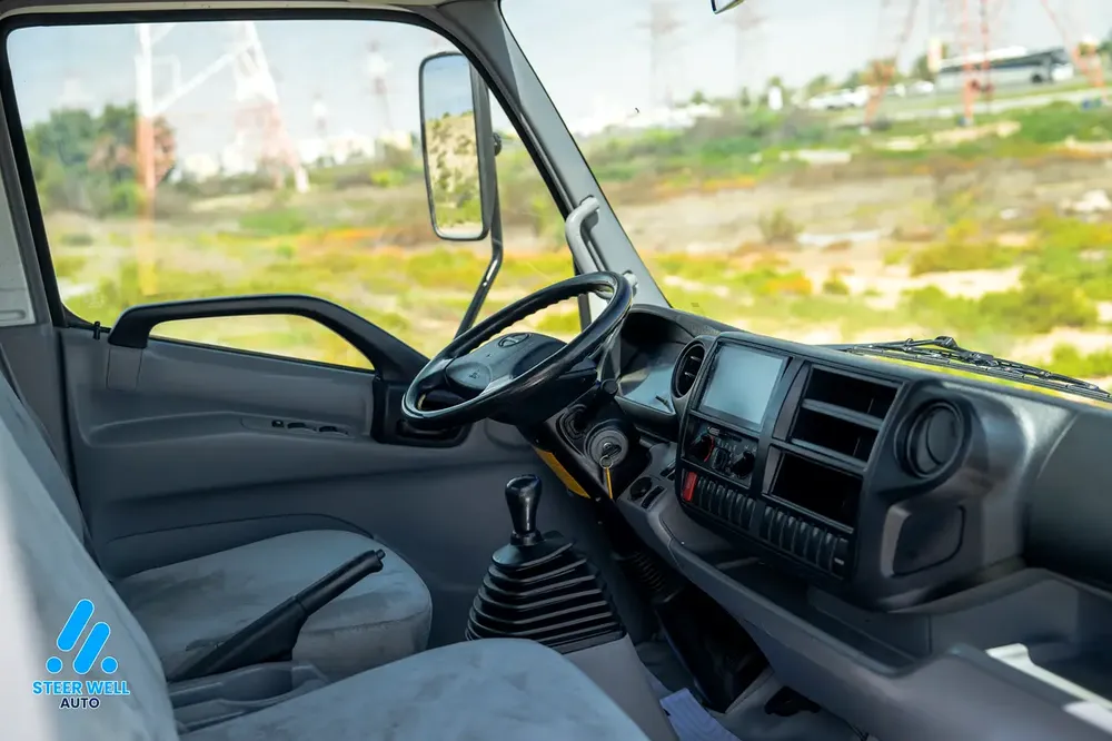 2020 Hino 300 Series 916 Bare Chassis - Diesel -GCC -Manual Transmission - Image 11