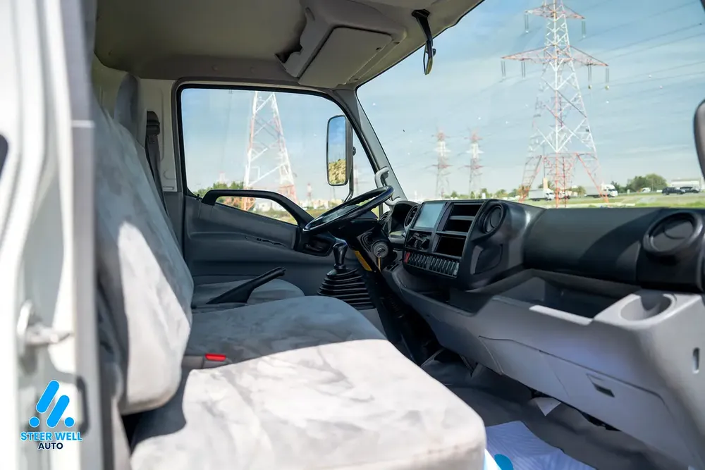 2020 Hino 300 Series 916 Bare Chassis - Diesel -GCC -Manual Transmission - Image 13