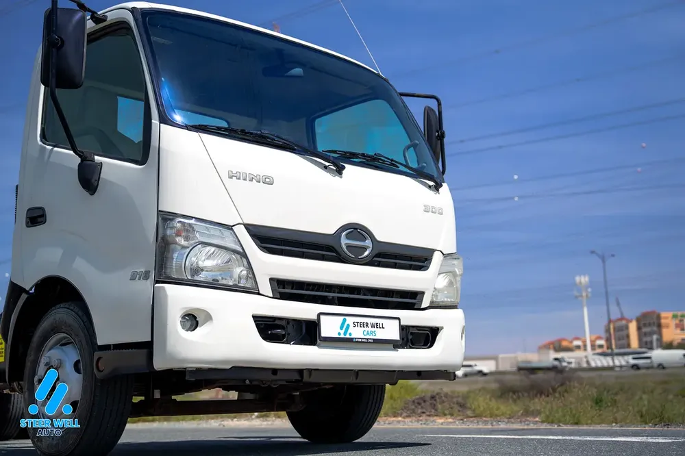 2020 Hino 300 Series 916 Bare Chassis - Diesel -GCC -Manual Transmission - Image 9