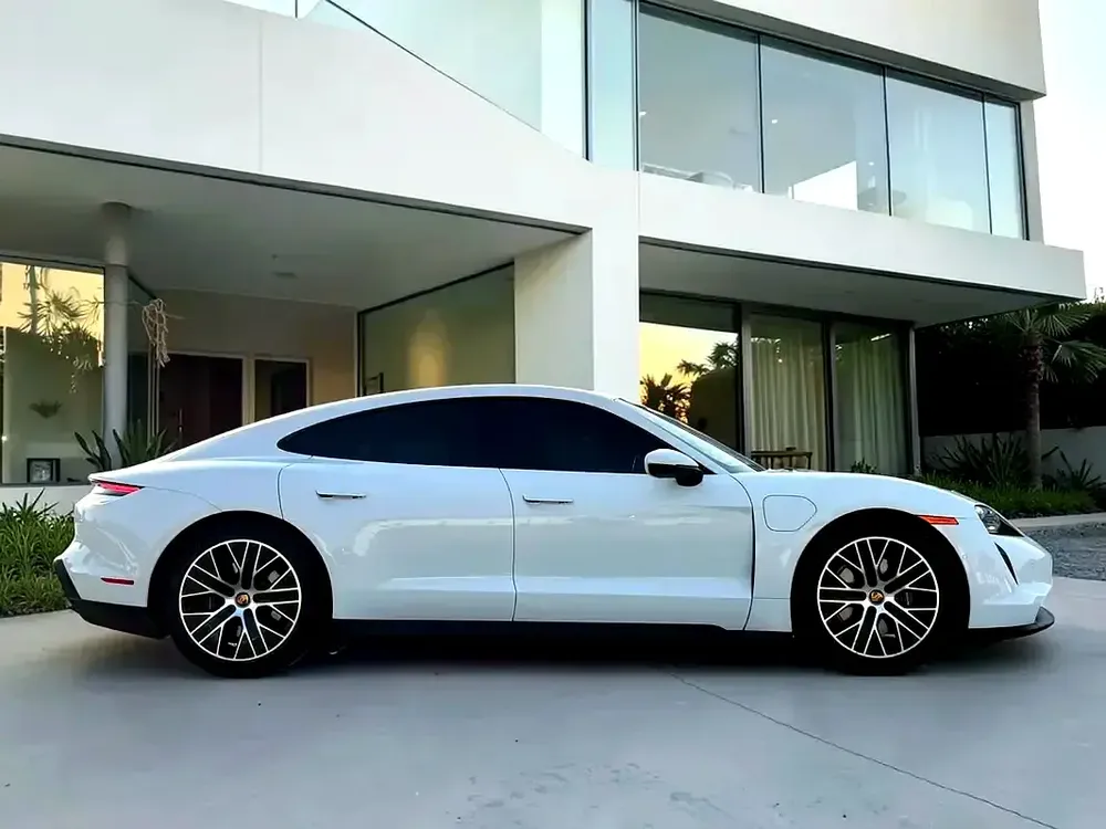 AED 3,030 P.M | 0% DOWN PAYMENT | PORSCHE TAYCAN | EV | 2022 - Image 8