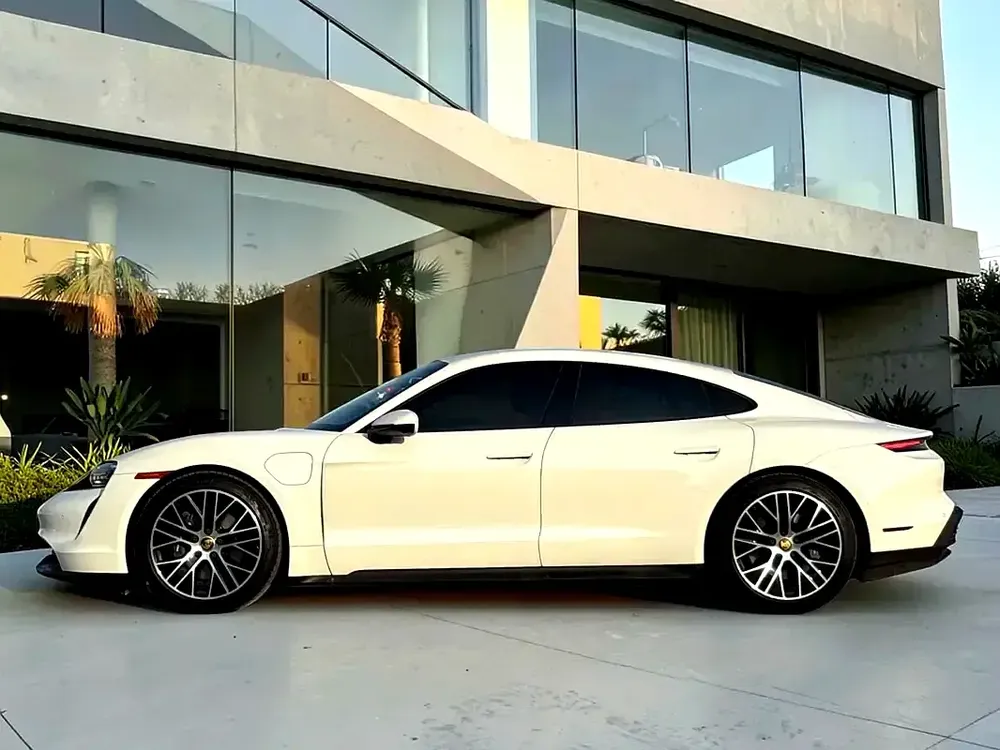 AED 3,030 P.M | 0% DOWN PAYMENT | PORSCHE TAYCAN | EV | 2022 - Image 9