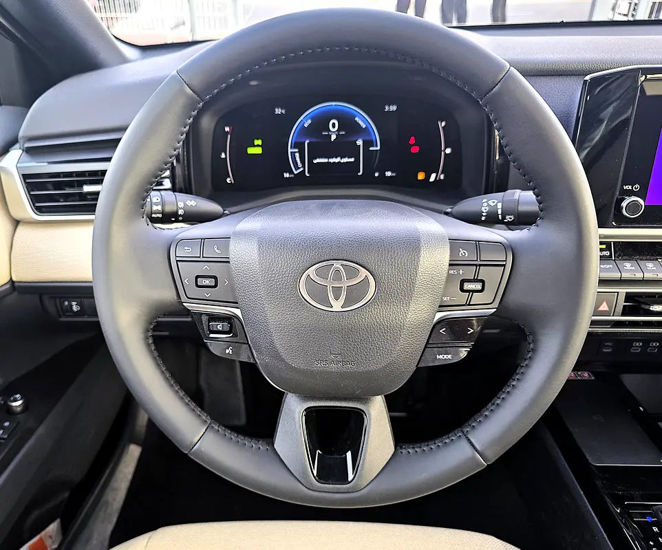 Toyota Camry LE 2.5L Hybrid A/T FWD Sedan GCC Silver color 2026 model - Image 10