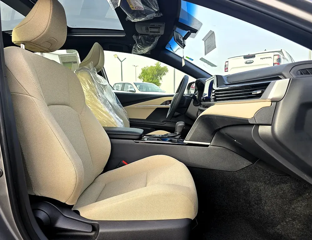 Toyota Camry LE 2.5L Hybrid A/T FWD Sedan GCC Silver color 2026 model - Image 12