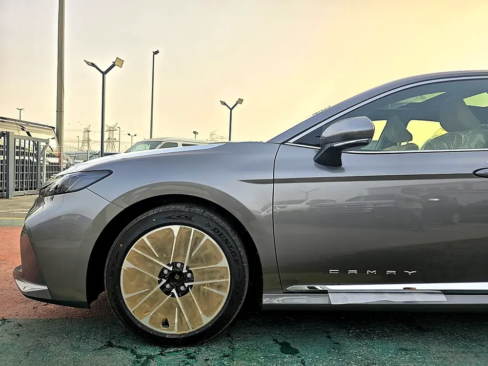 Toyota Camry LE 2.5L Hybrid A/T FWD Sedan GCC Silver color 2026 model - Image 19