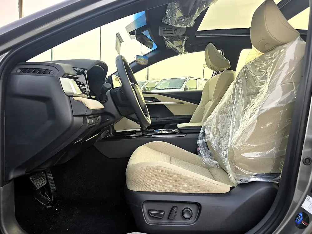 Toyota Camry LE 2.5L Hybrid A/T FWD Sedan GCC Silver color 2026 model - Image 7