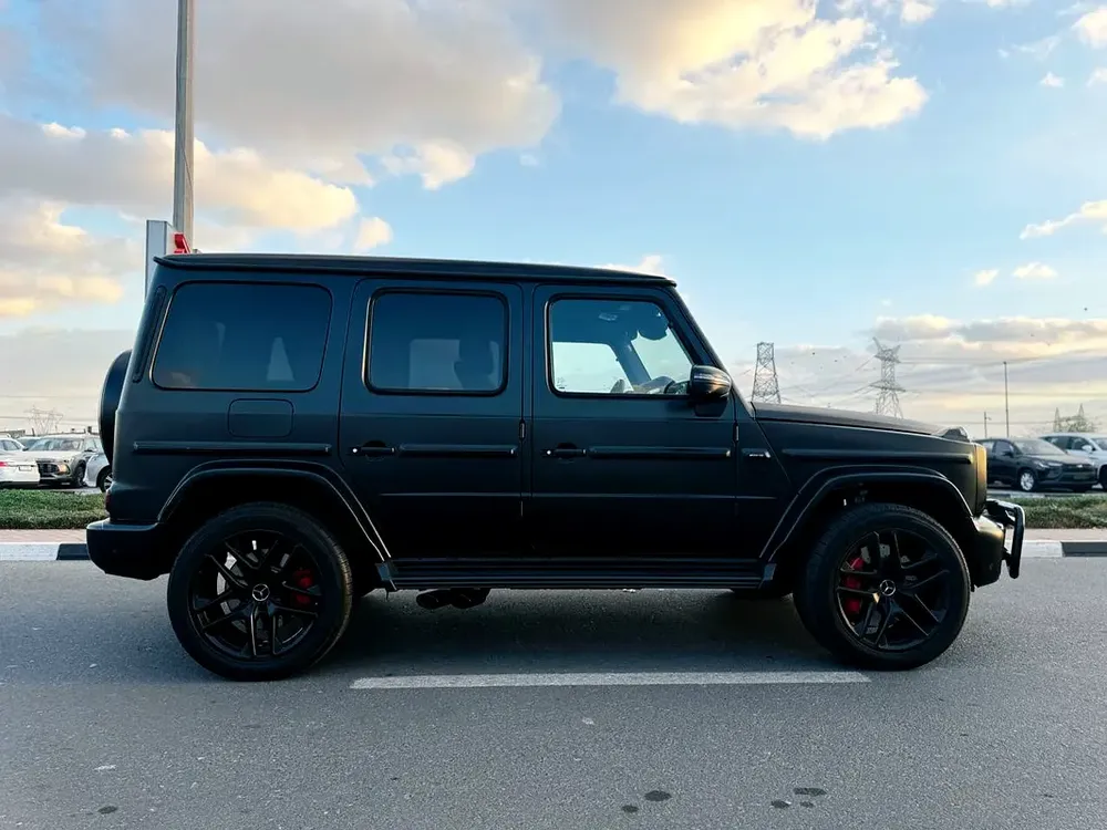 G63 AMG DOUBLE NIGHT SERIES 2025 JAPANESESPECS 4000KM DRIVEN ONLY - Image 4