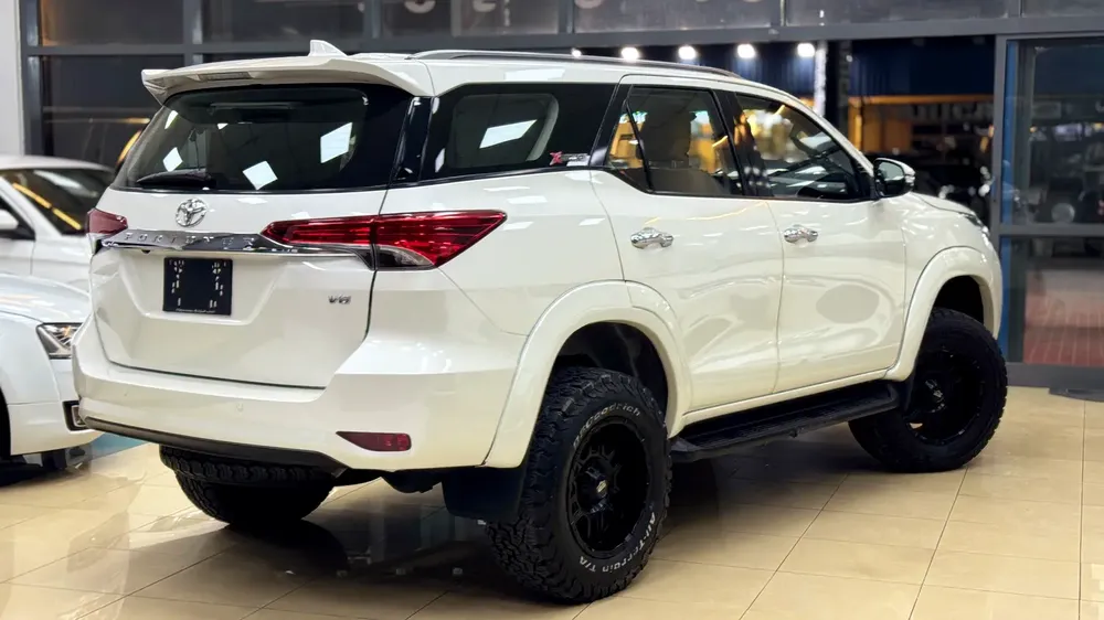 Toyota Fortuner GXR 2017 | GCC Specs | Well Maintained - Image 4