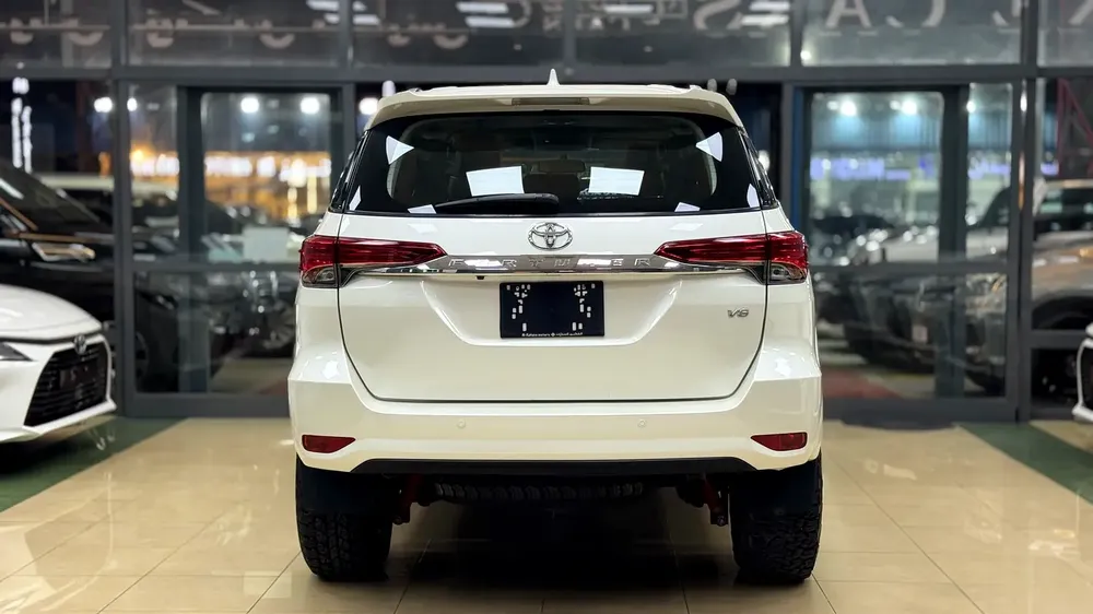 Toyota Fortuner GXR 2017 | GCC Specs | Well Maintained - Image 5