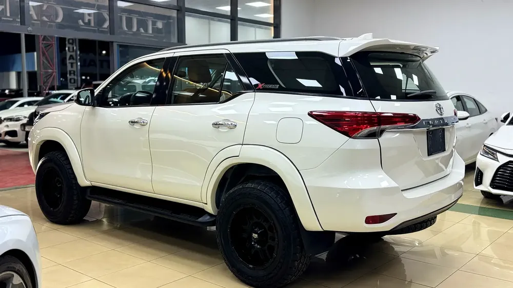 Toyota Fortuner GXR 2017 | GCC Specs | Well Maintained - Image 6