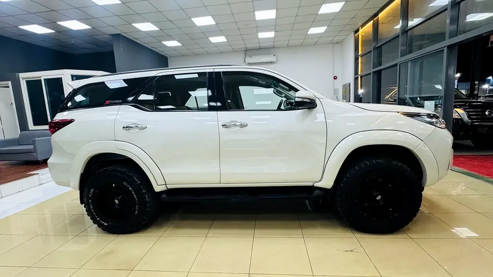 Toyota Fortuner GXR 2017 | GCC Specs | Well Maintained - Image 7