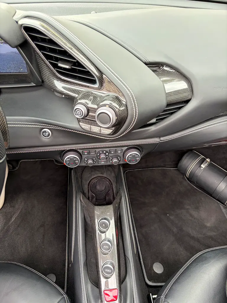 Ferrari 488 spider 21,000kms GCC - Image 11