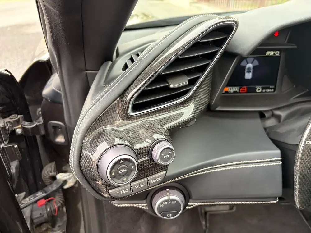 Ferrari 488 spider 21,000kms GCC - Image 8