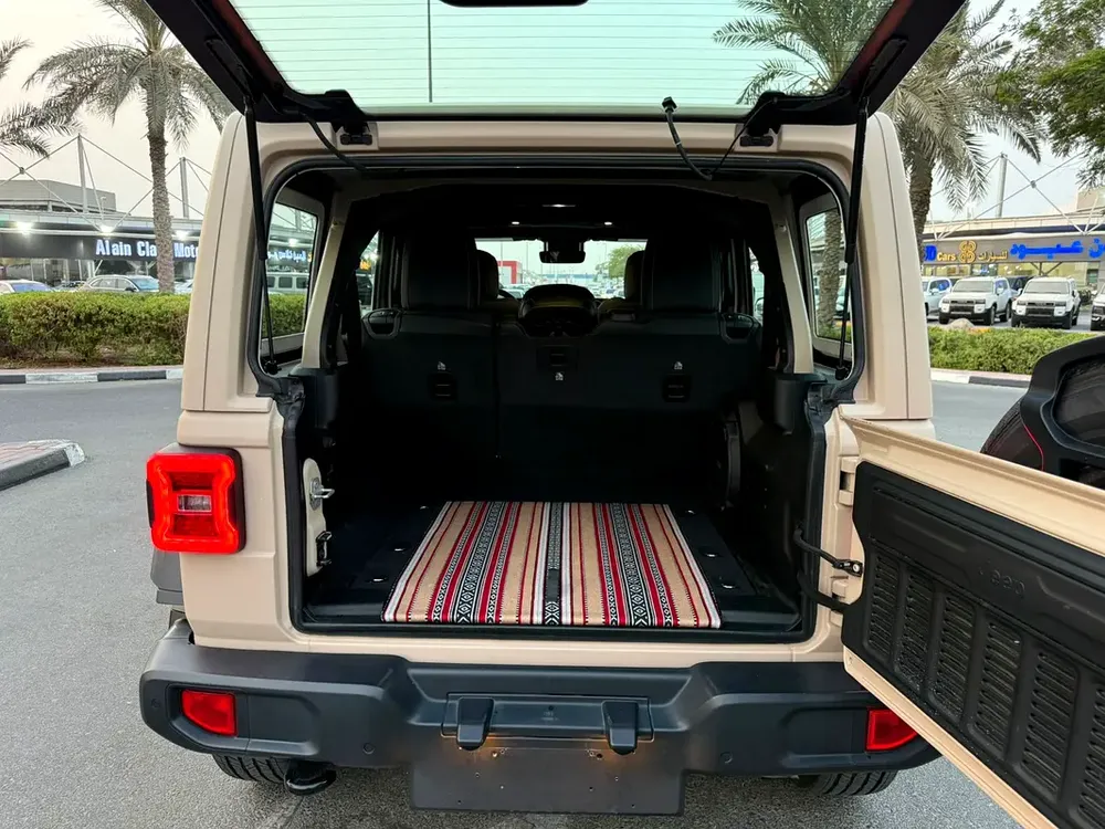 Jeep Wrangler SAHARA UAE NATIONAL DAY 2024 - Image 16
