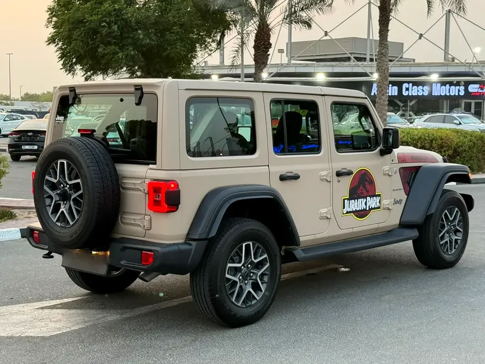 Jeep Wrangler SAHARA UAE NATIONAL DAY 2024 - Image 4