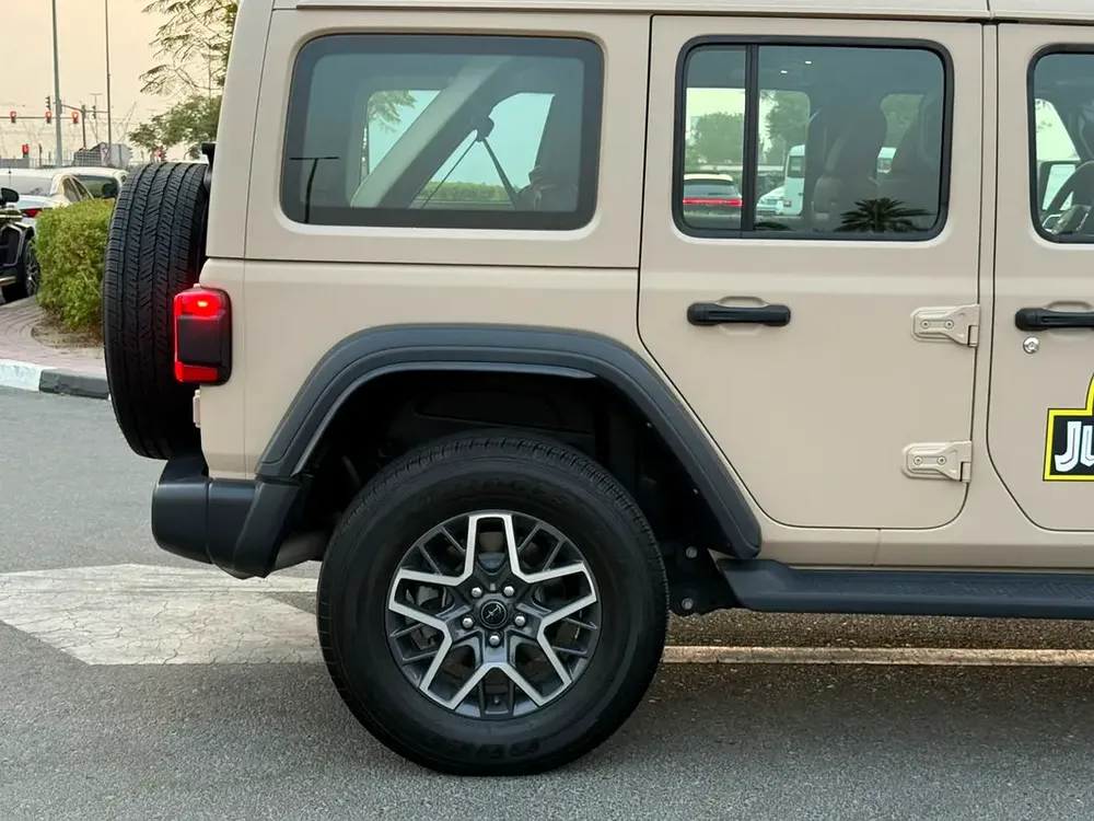 Jeep Wrangler SAHARA UAE NATIONAL DAY 2024 - Image 9