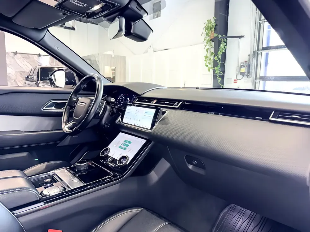 2020 LAND ROVER VELAR P250 R-DYNAMIC | FULL SERVICE HISTORY | ORIGINAL PAINT | IMMACULATE CONDITION - Image 12