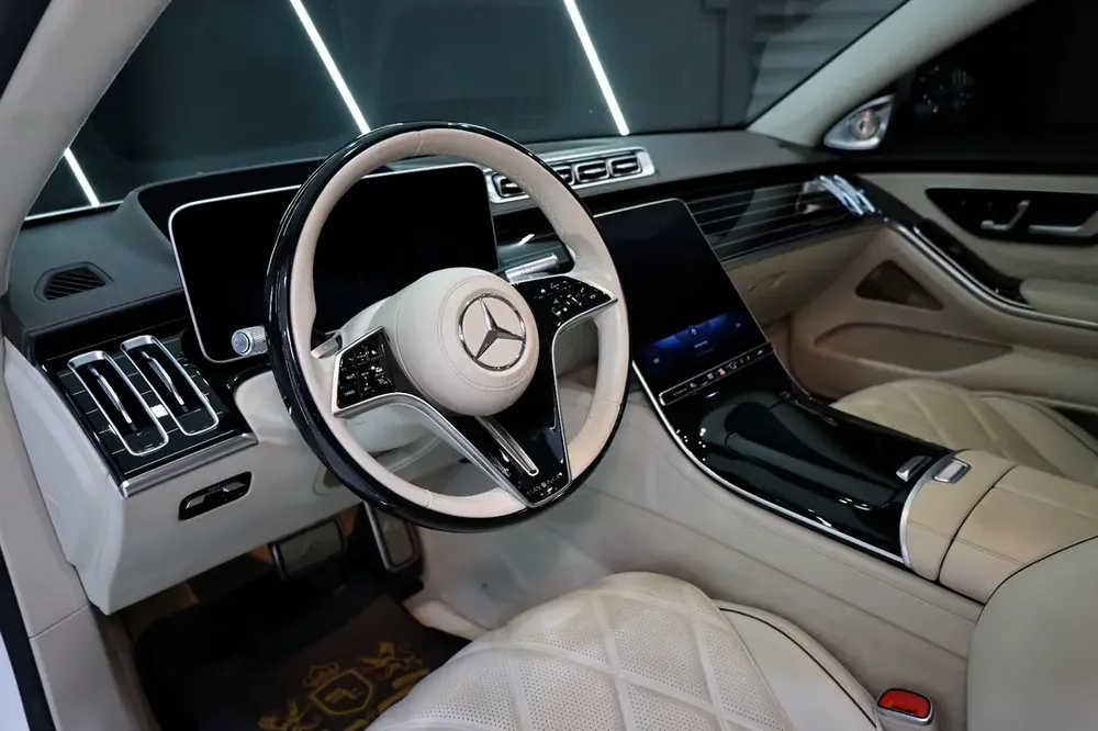 2022 Mercedes-Benz Maybach S680, Executive Rear Seat Package, EMC Warranty + Service!! - Image 4