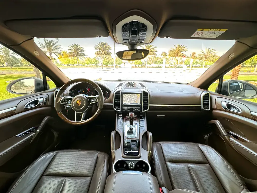 2016 Porsche Cayenne Standard - GCC Specs - Excellent Condition! - Image 15