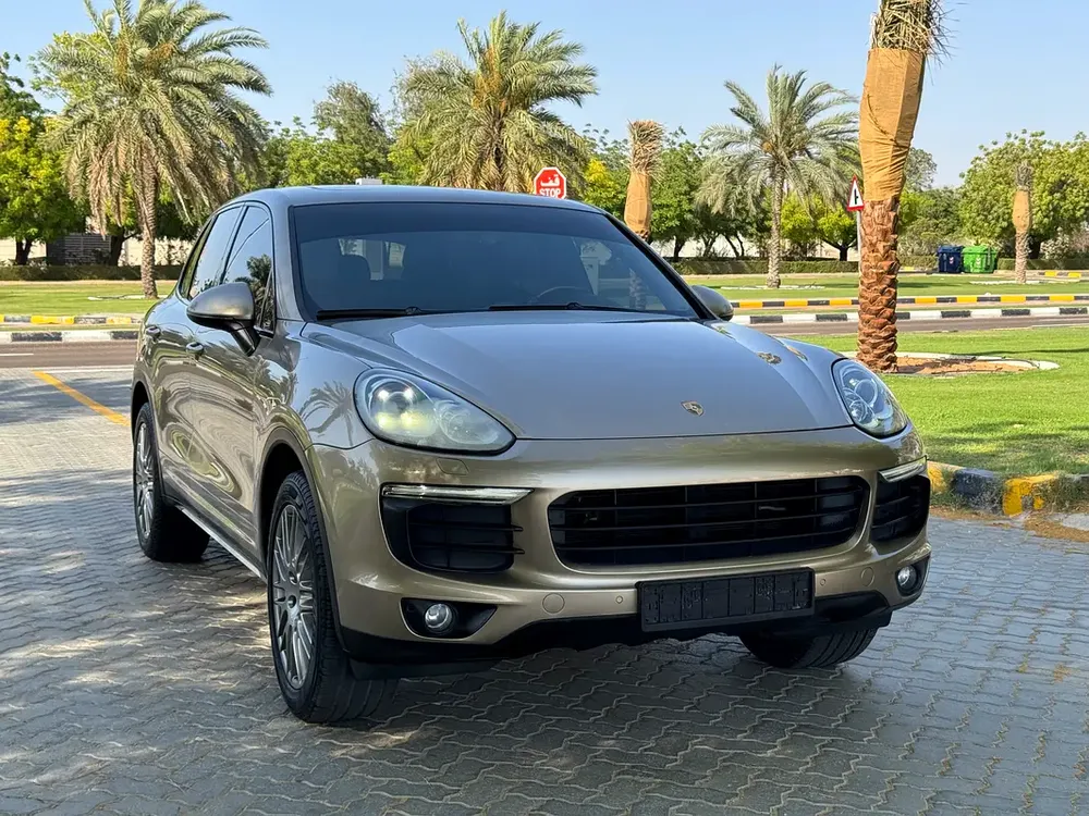2016 Porsche Cayenne Standard - GCC Specs - Excellent Condition! - Image 5