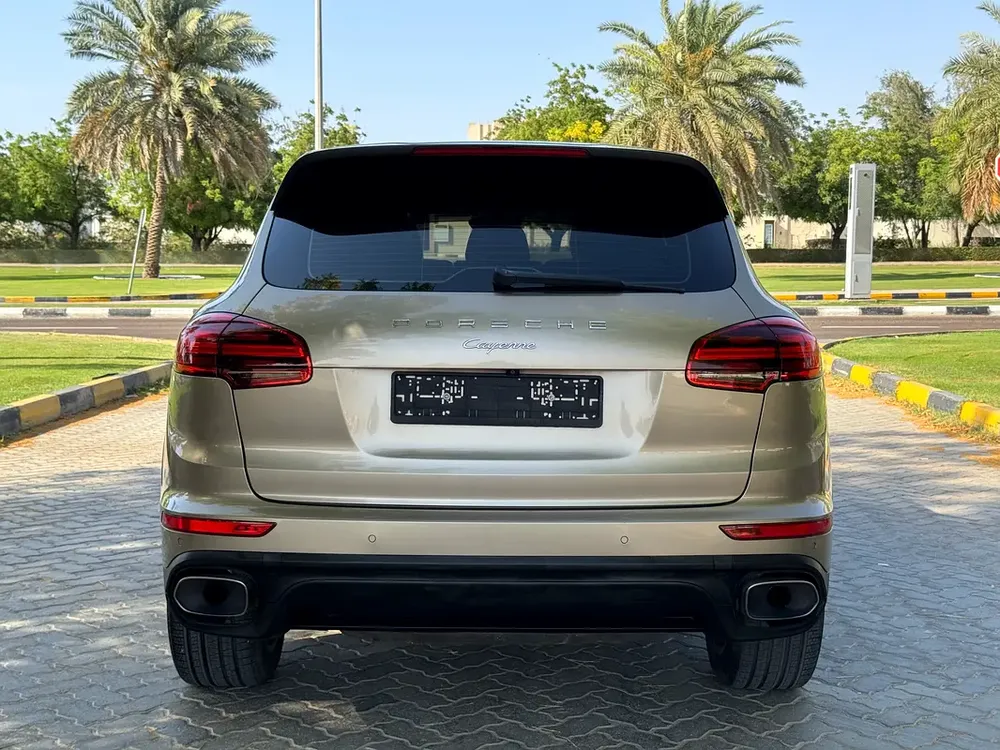 2016 Porsche Cayenne Standard - GCC Specs - Excellent Condition! - Image 7