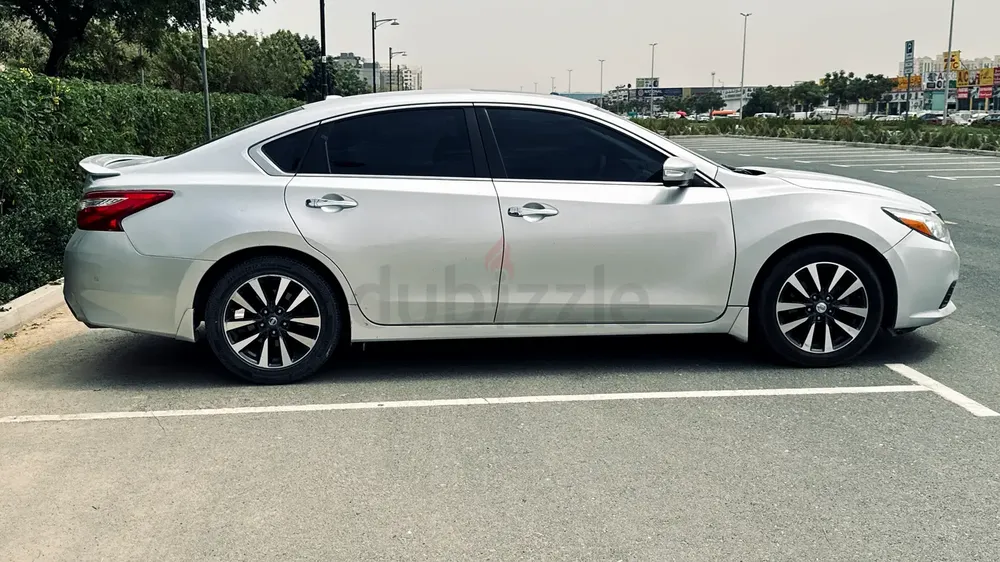 Altima full option for sale - Image 9