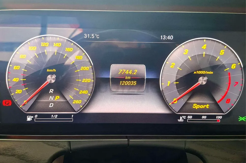 AED 2742/month | 2018 Mercedes-Benz E-Class E400 | Japanese Specs | Ref#429363 - Image 14