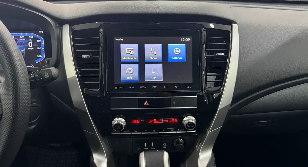 Mitsubishi Montero Sport GLS 4WD Top Line - Agency Warranty and Service Contract Included - Image 11