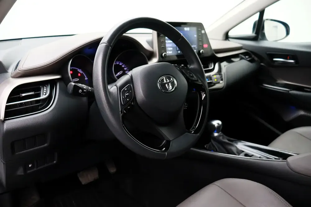 **Special offer** C-HR HYBRID 5 DR 4X2 H 1.8L CVT VX RA - Image 11