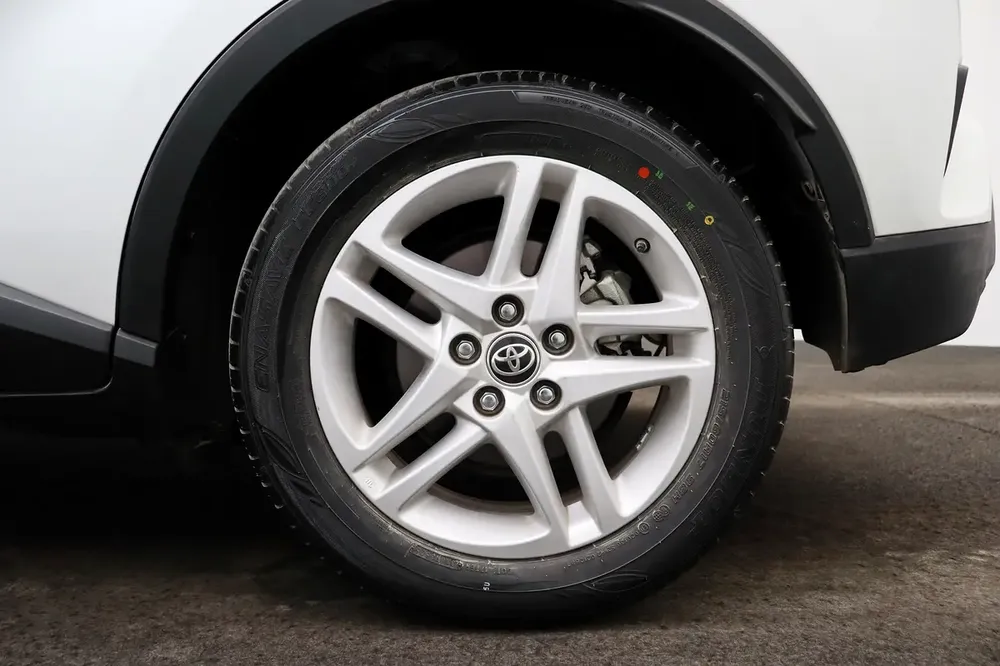 **Special offer** C-HR HYBRID 5 DR 4X2 H 1.8L CVT VX RA - Image 20
