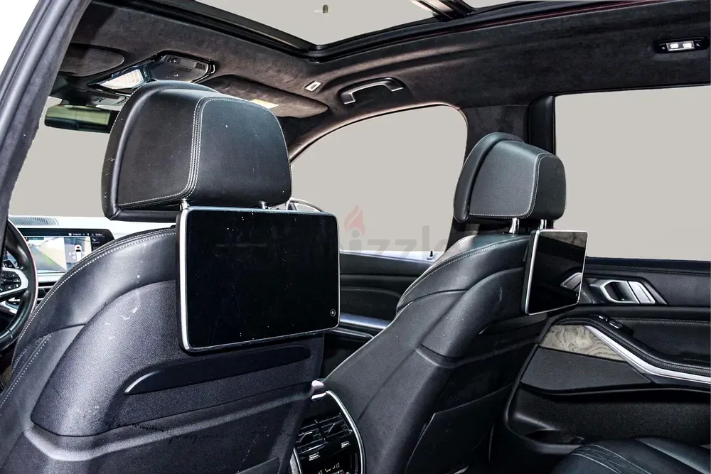 AED 2128/month | 2019 BMW X7 Xdrive50i | GCC Specs | Ref#436573 - Image 13