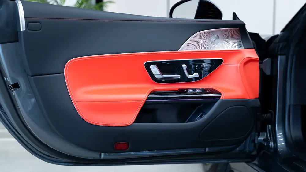 2023 Mercedes-Benz SL 43 AMG - American Specs - Like New! - Image 13