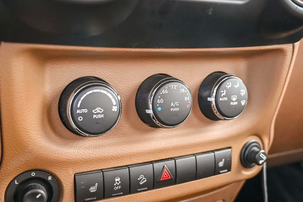Inspected Car | 2014 Jeep Wrangler Unlimited Sahara | GCC Specs | Ref#426489 - Image 16
