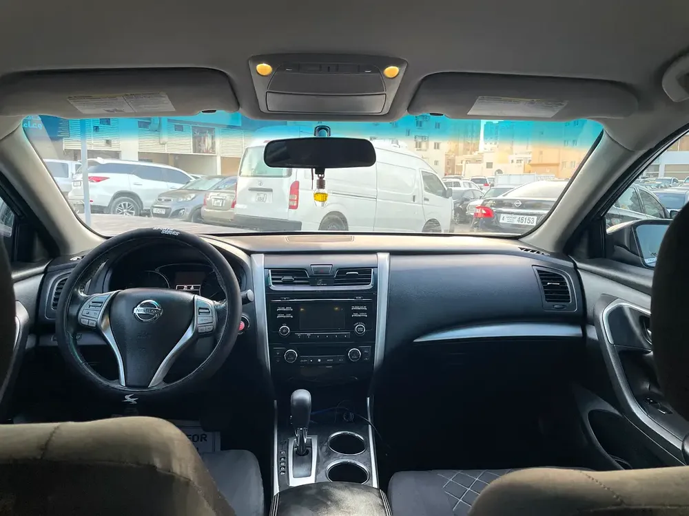 Nissan Altima SV 2015 American Specs - Well Maintained - Image 6