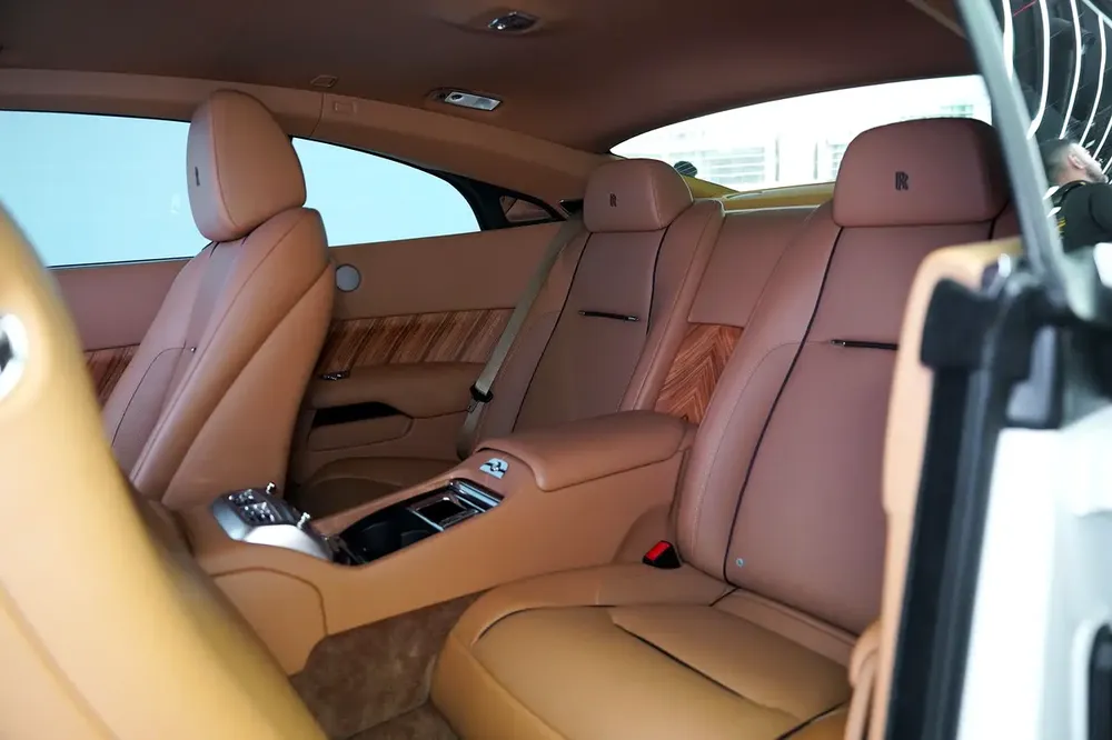 4 BUTTONS | WOOD TRIM INTERIOR | WARRANTY AVAILABLE | WRAITH - Image 10