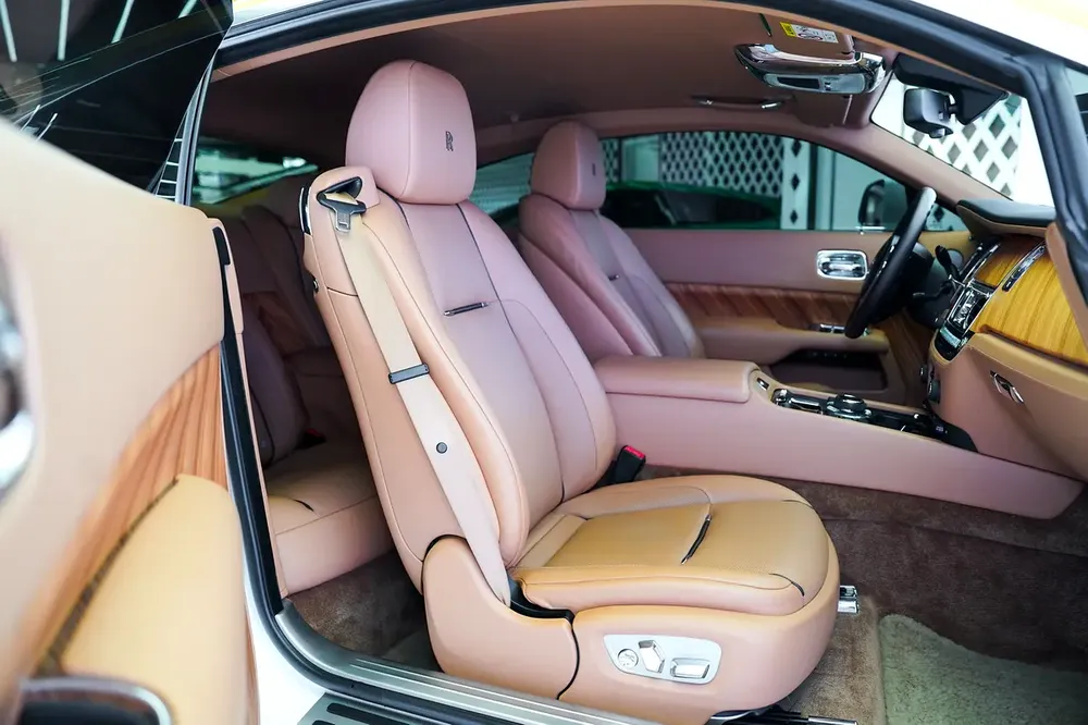 4 BUTTONS | WOOD TRIM INTERIOR | WARRANTY AVAILABLE | WRAITH - Image 11