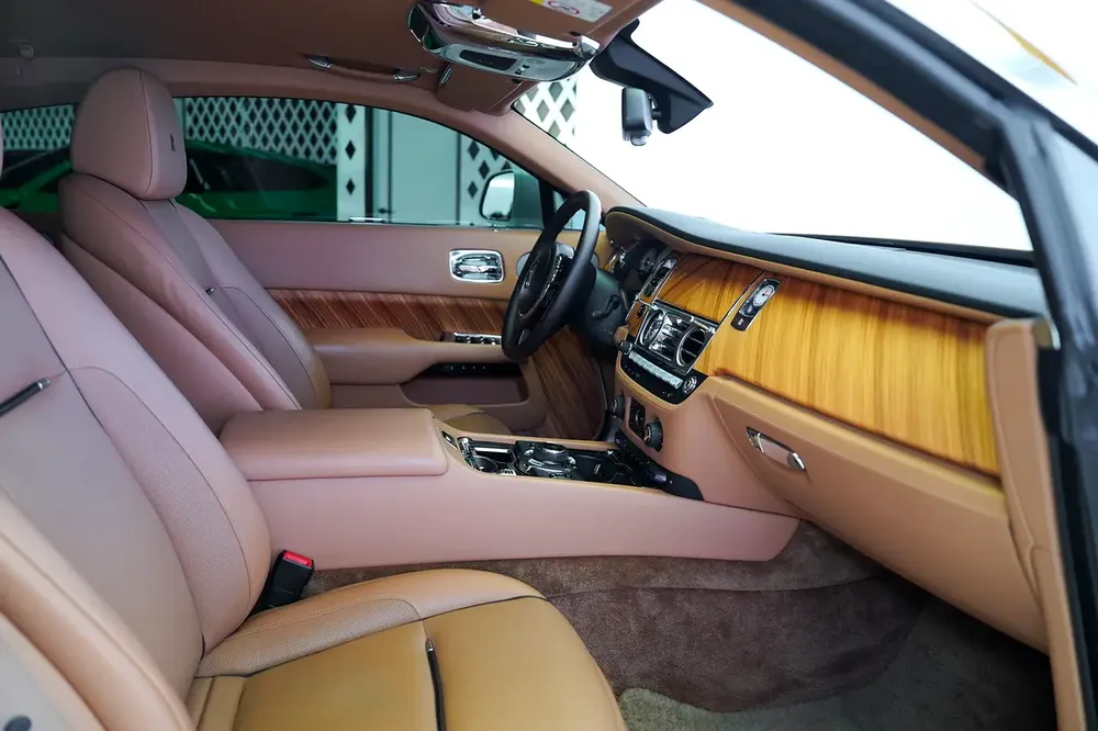 4 BUTTONS | WOOD TRIM INTERIOR | WARRANTY AVAILABLE | WRAITH - Image 12