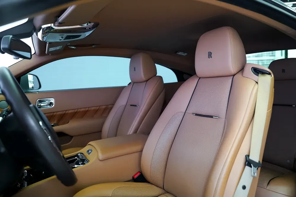 4 BUTTONS | WOOD TRIM INTERIOR | WARRANTY AVAILABLE | WRAITH - Image 9