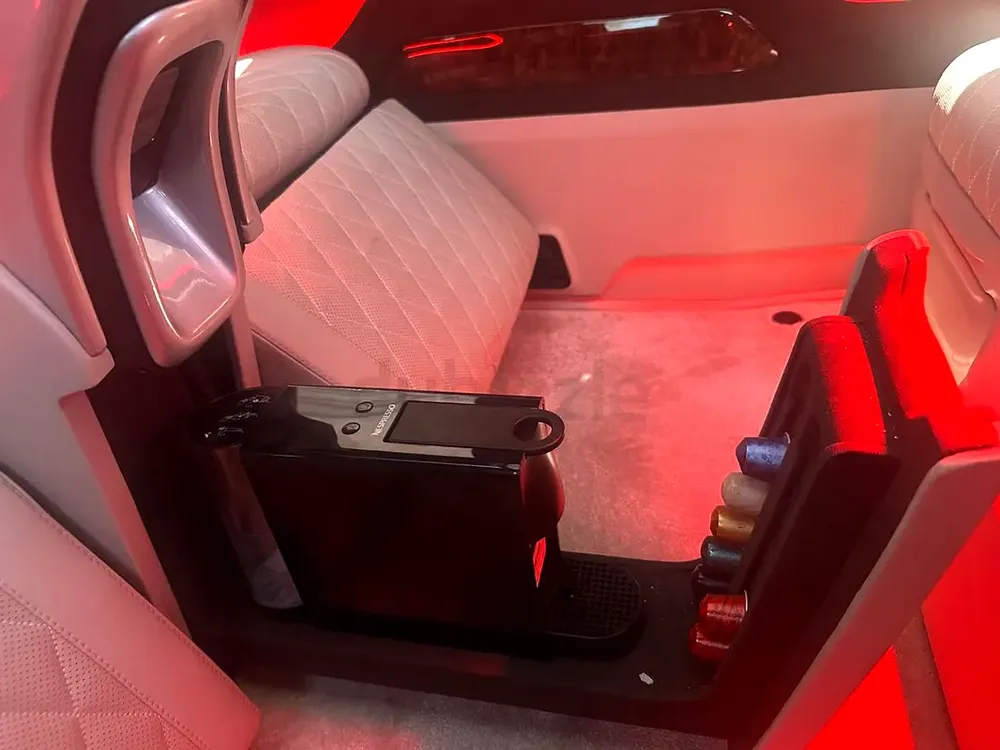 Mercedes Brabus V Class - Extremely luxurious - Image 9