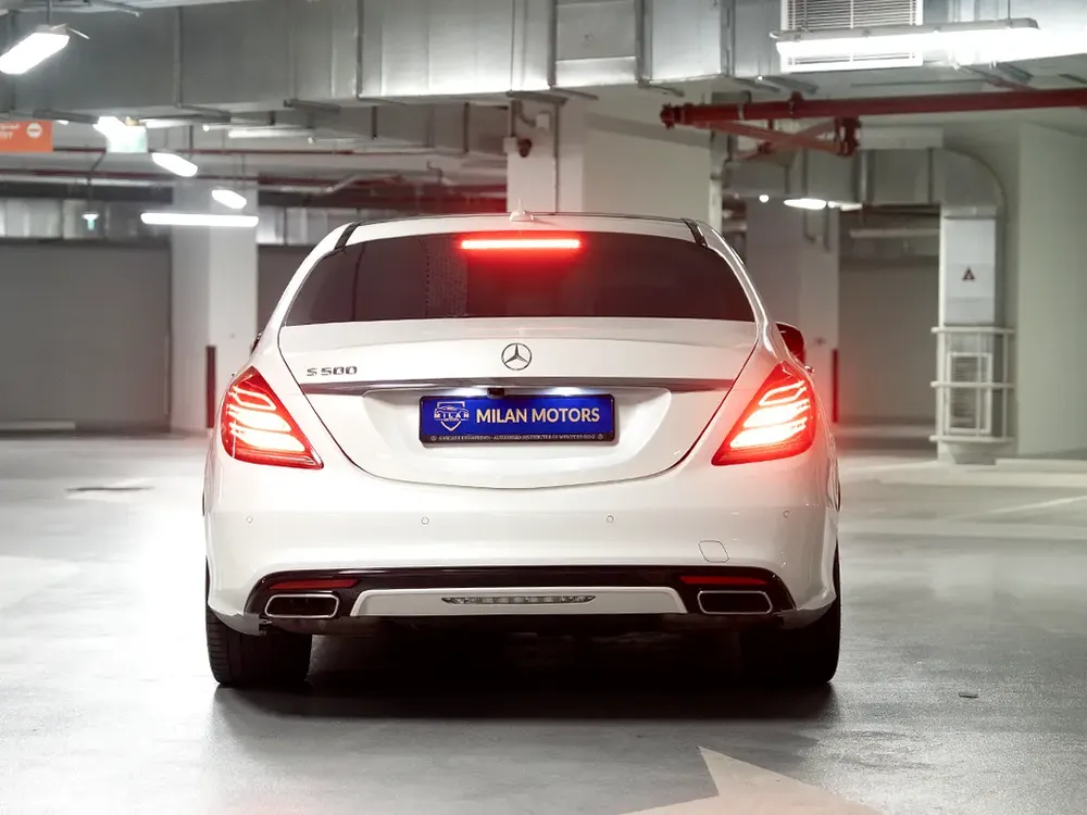Mercedes S500, GCC specifications, car in excellent condition, No paint and No accidents - Image 6